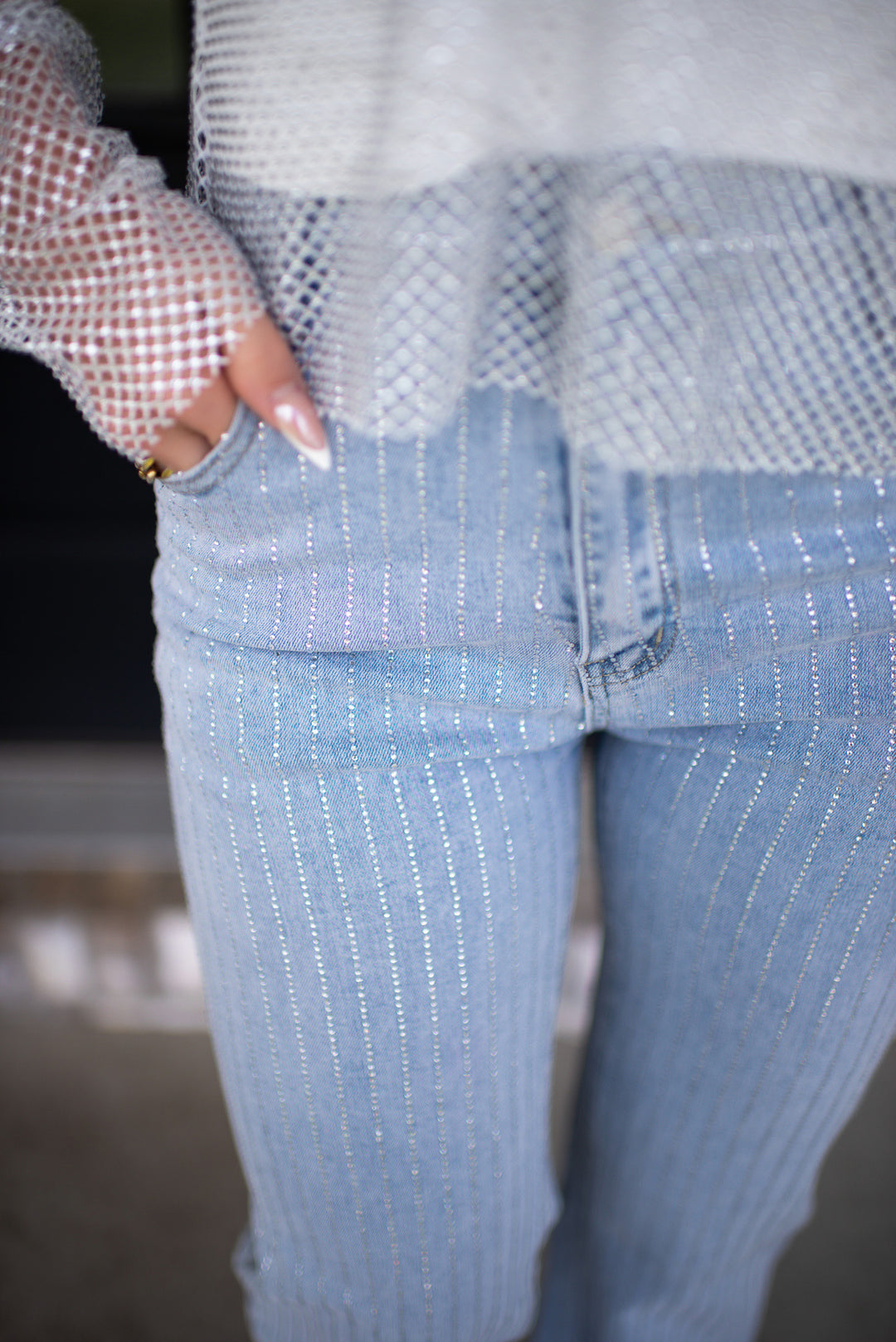 Star Studded Mid-Rise Jeans (Light)