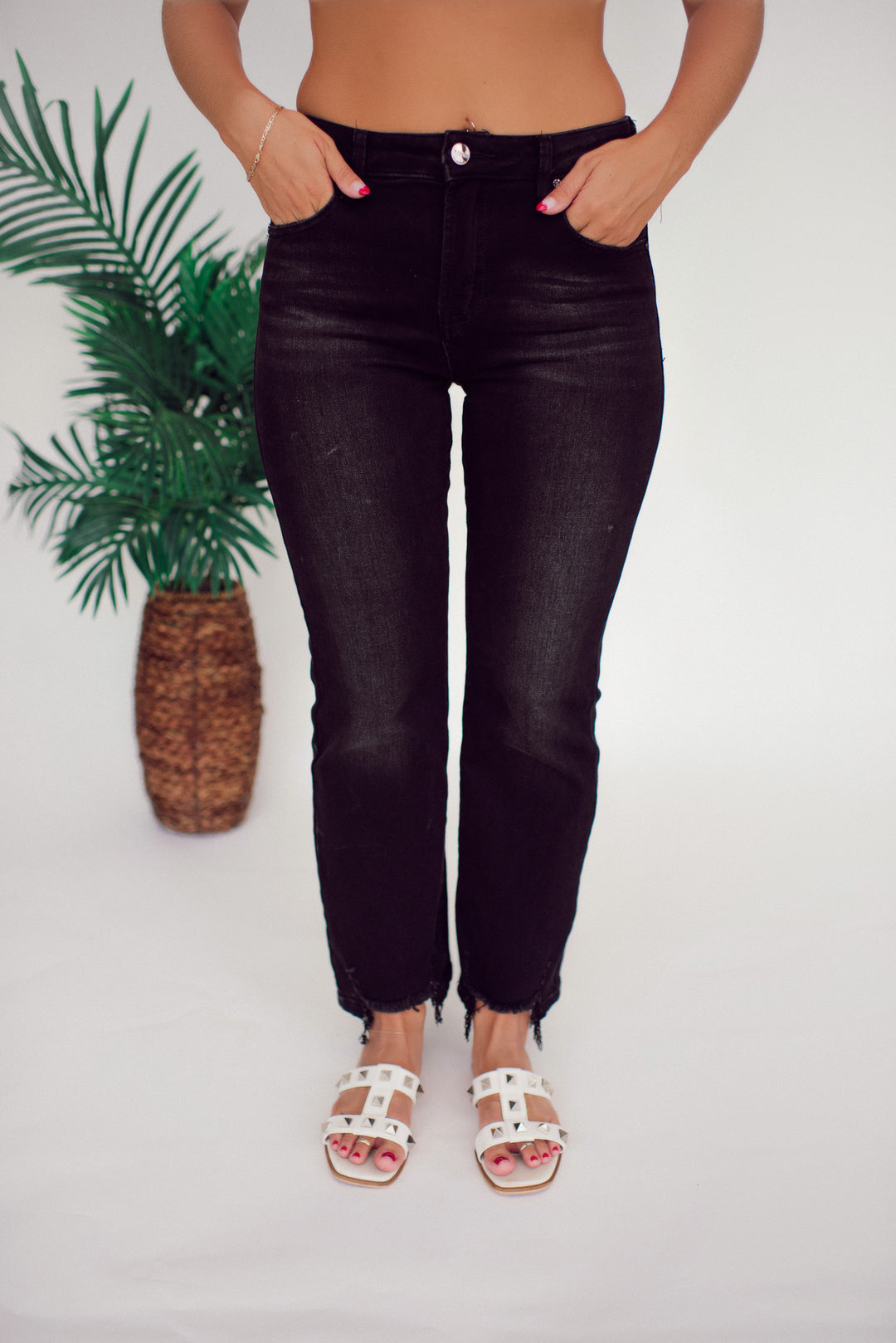 Risen Camryn High Rise Relaxed Straight Jeans (Black)