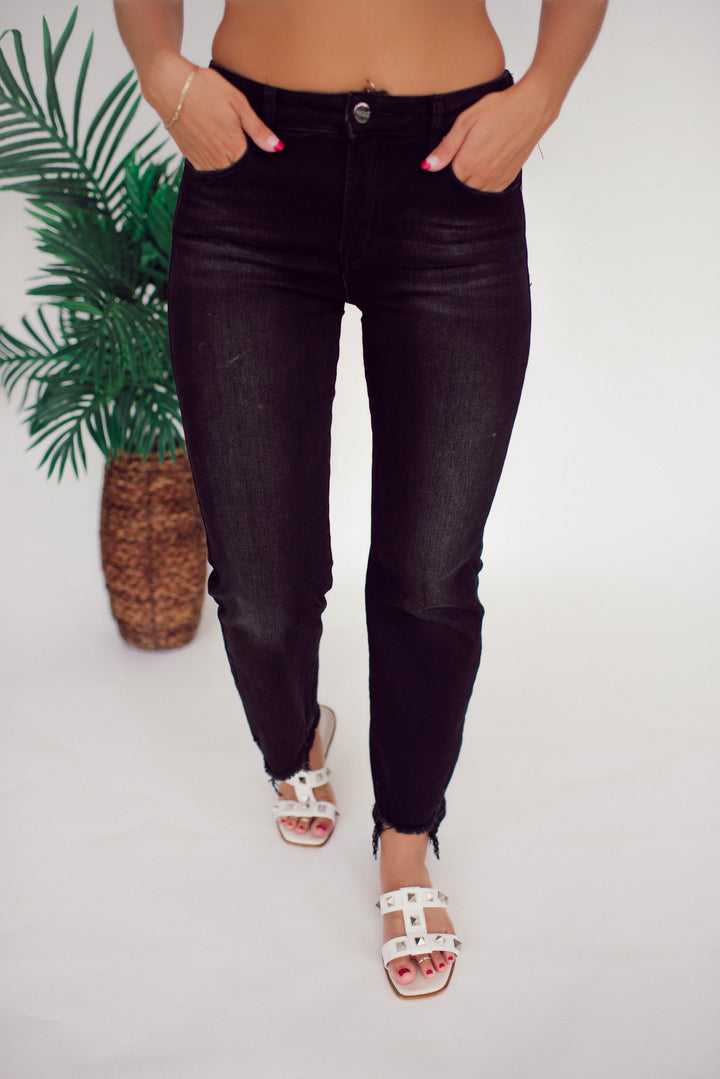 Risen Camryn High Rise Relaxed Straight Jeans (Black)