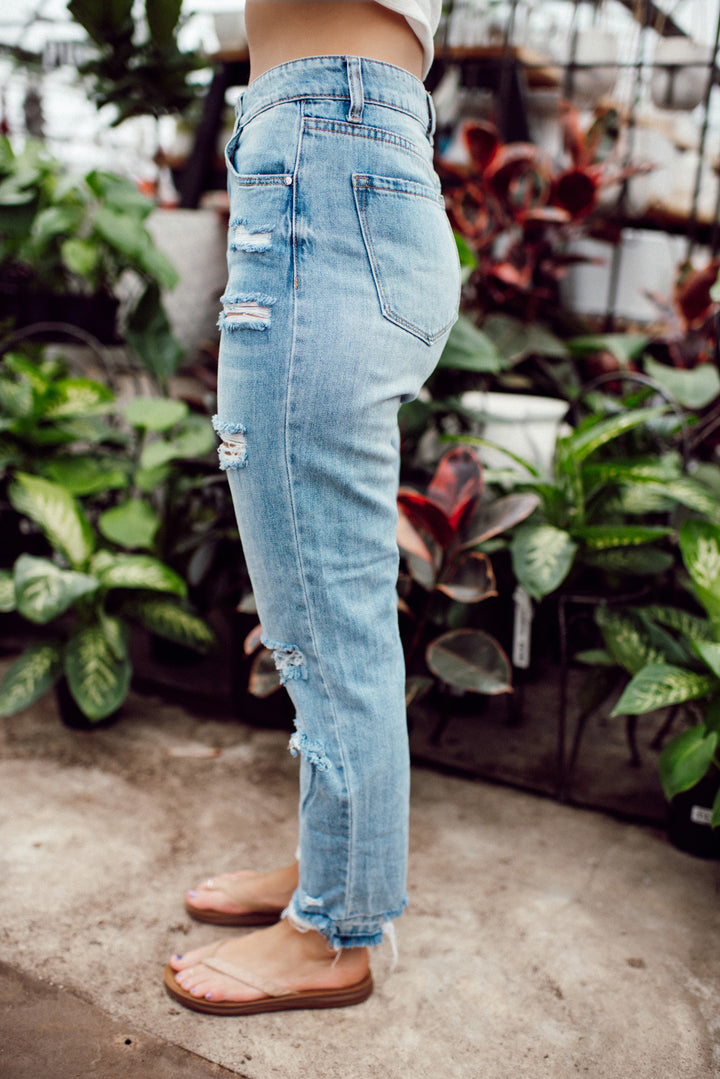 Sami Girlfriend Jeans (Medium Wash)